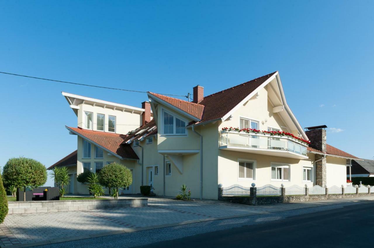 Appartement Schober Kukmirn Eksteriør billede